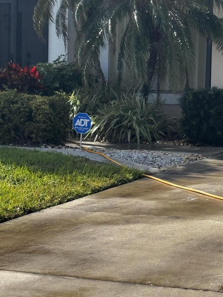 sidewalk pressure washing Sanibel